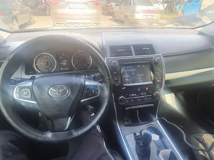 Toyota Camry 2015 года за 7 000 000 тг. в Актобе – фото 8