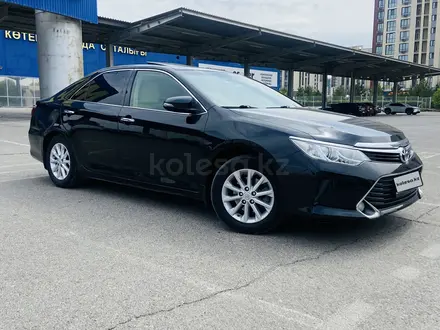 Toyota Camry 2017 года за 9 350 000 тг. в Шымкент – фото 7