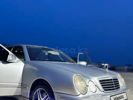 Mercedes-Benz E 430 2000 года за 5 400 000 тг. в Актау – фото 2