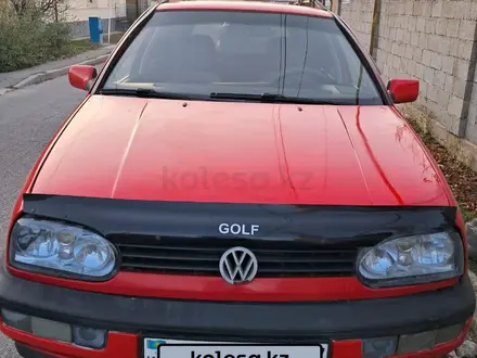 Volkswagen Golf 1996 года за 2 300 000 тг. в Шымкент