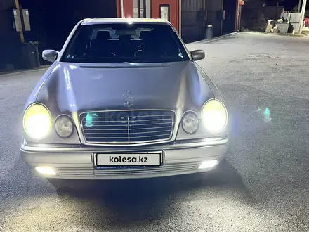 Mercedes-Benz E 320 1999 года за 3 800 000 тг. в Шымкент – фото 5