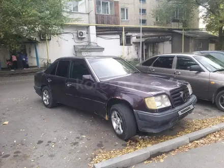 Mercedes-Benz E 200 1995 года за 1 300 000 тг. в Талдыкорган – фото 5