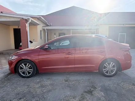 Hyundai Elantra 2017 года за 4 500 000 тг. в Атырау – фото 3