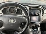 Toyota Highlander 2003 годаүшін5 800 000 тг. в Усть-Каменогорск – фото 3