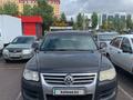 Volkswagen Touareg 2008 годаfor6 500 000 тг. в Астана