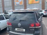 Volkswagen Touareg 2008 года за 6 500 000 тг. в Астана – фото 3