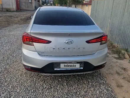 Hyundai Elantra 2018 года за 6 200 000 тг. в Туркестан – фото 2