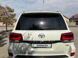 Toyota Land Cruiser 2018 года за 39 000 000 тг. в Шу – фото 5