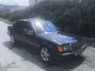 Mercedes-Benz E 320