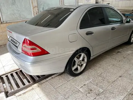 Mercedes-Benz C 240 2001 года за 3 500 000 тг. в Астана