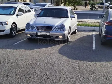 Mercedes-Benz E 320 2001 года за 4 800 000 тг. в Актау – фото 2