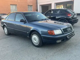 Audi 100