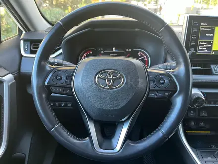 Toyota RAV4 2019 года за 16 890 000 тг. в Алматы – фото 13