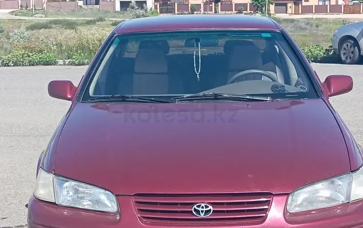 Toyota Camry 1998 годаfor3 800 000 тг. в Актобе