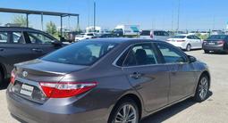 Toyota Camry 2015 года за 6 200 000 тг. в Шымкент – фото 5