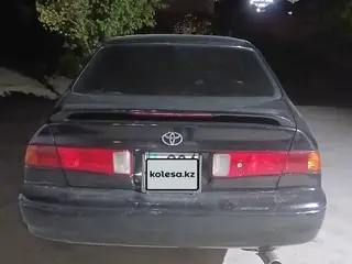 Toyota Camry, 1999