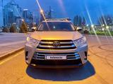Toyota Highlander 2018 года за 19 000 000 тг. в Алматы