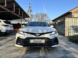 Toyota Camry 2021 года за 18 500 000 тг. в Алматы – фото 4
