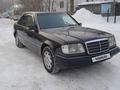 Mercedes-Benz E 200 1995 года за 2 300 000 тг. в Астана