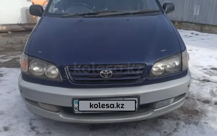 Toyota Ipsum 1998 годаfor3 400 000 тг. в Алматы