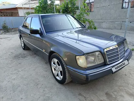 Mercedes-Benz E 220 1994 года за 1 400 000 тг. в Шымкент – фото 3