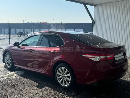 Toyota Camry 2018 года за 8 979 400 тг. в Астана – фото 6