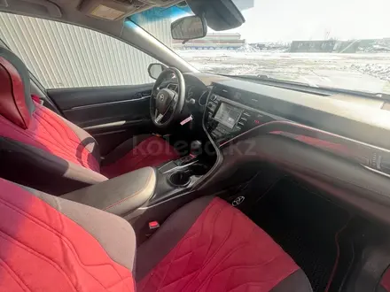 Toyota Camry 2018 года за 8 979 400 тг. в Астана – фото 7