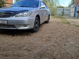 Toyota Camry 2006 года за 5 500 000 тг. в Уральск – фото 2