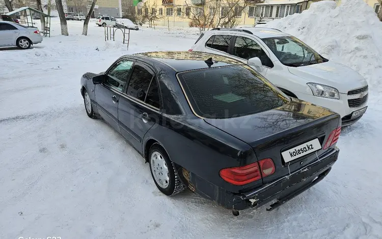 Mercedes-Benz E 200 1997 годаfor1 500 000 тг. в Астана