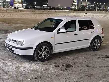 Volkswagen Golf 1999 года за 2 500 000 тг. в Актобе – фото 2