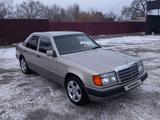 Mercedes-Benz E 200 1990 годаүшін2 300 000 тг. в Талдыкорган