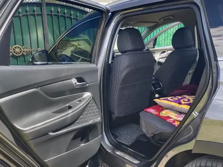 Hyundai Santa Fe 2020 года за 12 000 000 тг. в Уральск – фото 12