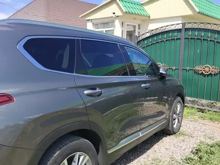Hyundai Santa Fe 2020 года за 12 000 000 тг. в Уральск – фото 19