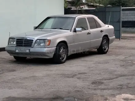 Mercedes-Benz E 280 1993 года за 1 700 000 тг. в Алматы