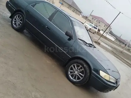 Toyota Camry 1999 года за 2 300 000 тг. в Шетпе – фото 5