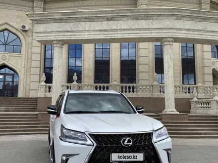 Lexus LX 570 2017 года за 55 000 000 тг. в Атырау – фото 2