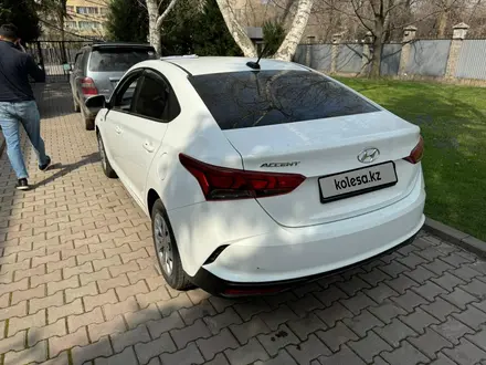 Hyundai Accent 2021 года за 7 400 000 тг. в Алматы – фото 2