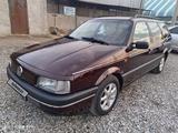 Volkswagen Passat 1993 годаүшін1 700 000 тг. в Шымкент