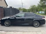 Toyota Camry 2018 годаүшін13 500 000 тг. в Алматы – фото 2