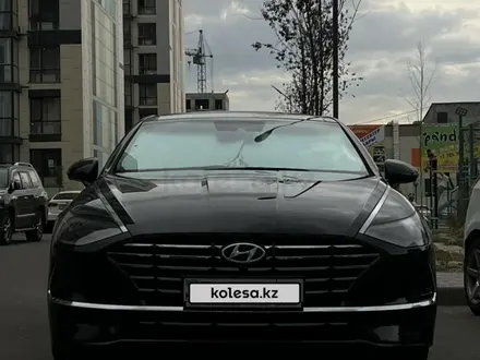 Hyundai Sonata 2021 года за 13 000 000 тг. в Астана