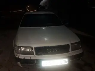 Audi 100