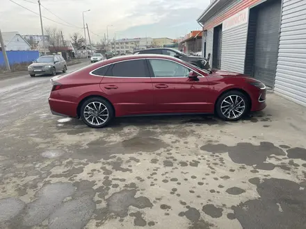 Hyundai Sonata 2022 года за 13 500 000 тг. в Атырау – фото 14