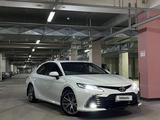 Toyota Camry 2021 года за 14 300 000 тг. в Астана