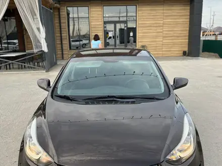 Hyundai Elantra 2014 года за 6 100 000 тг. в Атырау – фото 2
