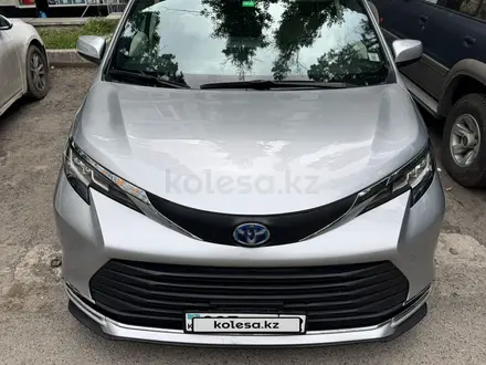 Toyota Sienna 2021 года за 21 000 000 тг. в Алматы