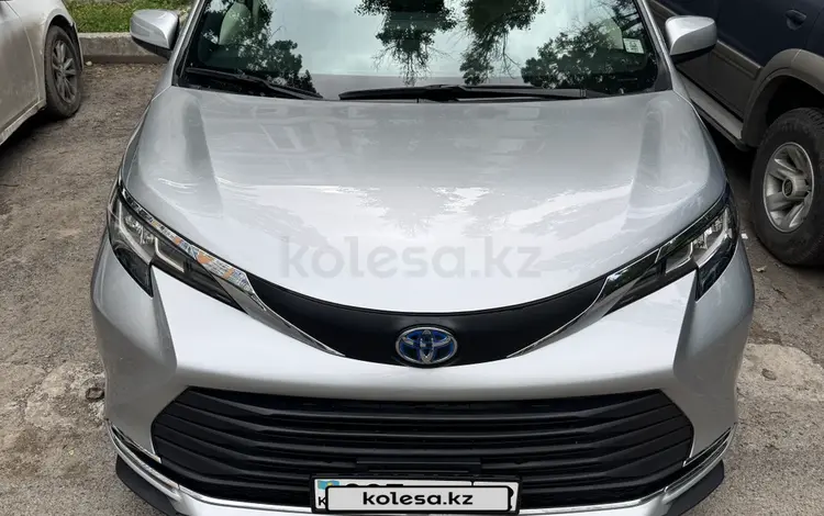 Toyota Sienna 2021 года за 21 000 000 тг. в Алматы