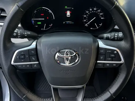 Toyota Sienna 2021 года за 21 000 000 тг. в Алматы – фото 16