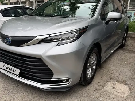 Toyota Sienna 2021 года за 21 000 000 тг. в Алматы – фото 4