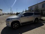 Mitsubishi L200 2022 года за 16 800 000 тг. в Уральск – фото 2