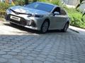 Toyota Camry 2023 года за 17 000 000 тг. в Атырау – фото 2